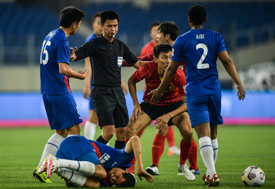  斯图加特主场遭遇黑色十分钟连丢三球负于弗莱堡