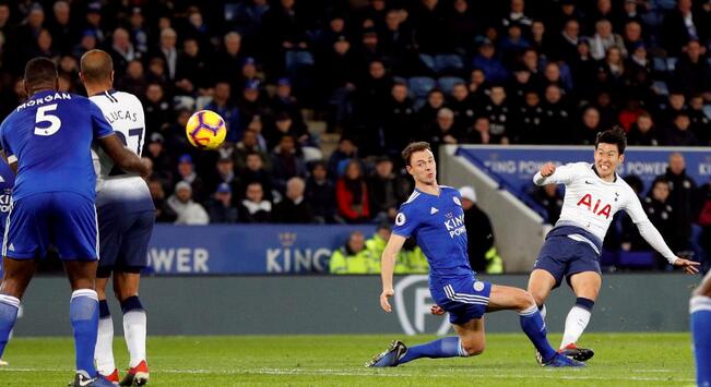  孙兴慜传射建功热刺客场力克水晶宫取三分